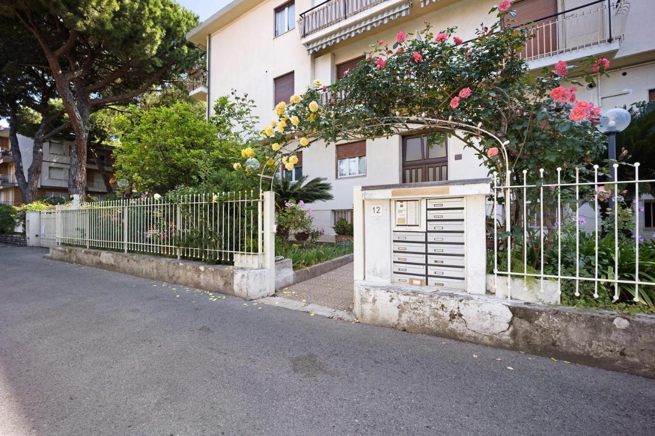 Casa Serena 12 بورديغيرا المظهر الخارجي الصورة